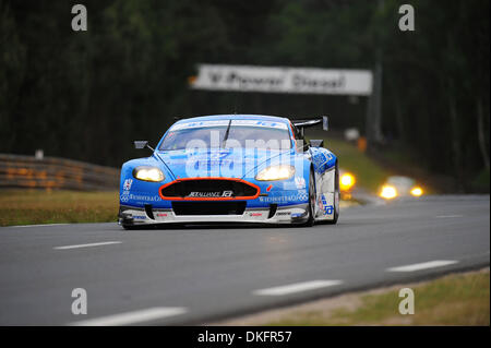 11. Juni 2009 - Le Mans, Frankreich - JetAlliance Aston Martin DBR9 im Zeittraining für die 24 Stunden von Le Mans, Donnerstag, 11. Juni 2009, in Le Mans, Frankreich. (Kredit-Bild: © Rainier Ehrhardt/ZUMAPRESS.com) Stockfoto