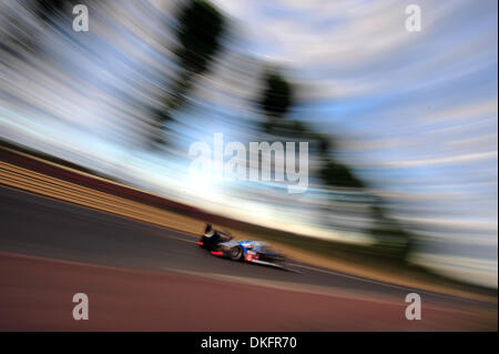 13. Juni 2009 - Mans Le, Frankreich - #8 Peugeot Sport 908 während der 24 Stunden von Le Mans, Samstag, 13. Juni 2009, in Le Mans, Frankreich. (Kredit-Bild: © Rainier Ehrhardt/ZUMAPRESS.com) Stockfoto