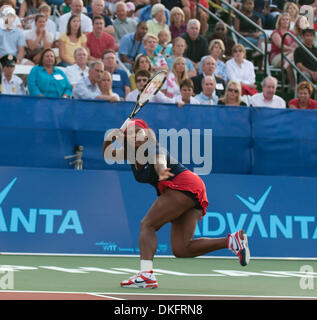 13. Juli 2009 - Philadelphia, Pennsylvania, USA - nach dem Gewinn der Dameneinzel in Wimbledon gegen ihre Schwester Venus wurde von der jüngste Spieler auf der WTT-Schaltung, 14 jährige Madison Keys SERENA WILLIAMS in einer Einzel-Match geschlagen. Serena, die fünf der sechs Spiele verloren war gnädig in der Niederlage. Serena ihr Doppelpartner Rennae Stubbs kommt von hinten und ihre Frauen zu gewinnen " Stockfoto