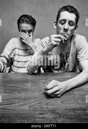 Shane Macgowan und Spider Stacy von den Pogues kurz vor der Veröffentlichung von A Fairytale Of New York 1987 Stockfoto