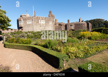 Blick auf Walmer Castle aus dem Gemüsegarten Stockfoto