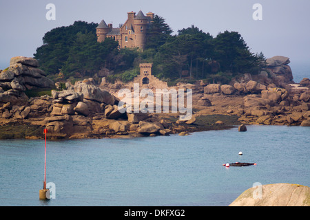 Schloss Costaeres, Ploumanach, Cote de Granit Rose, Bretagne, Frankreich, Europa Stockfoto