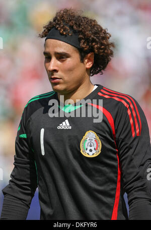 26. Juli 2009 - East Rutherford, New York, USA - GUILLERMO OCHOA Halter für Mexiko. Mexiko Niederlagen USA 5-0 in der Concacaf Gold Cup-Finale im Giants Stadium, Rutherford NJ. (Kredit-Bild: © Tony Gruppuso/Southcreek Global/ZUMA Press) Stockfoto