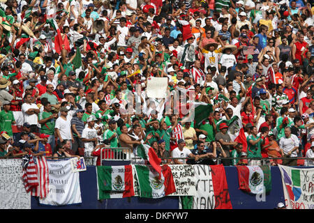 26. Juli 2009 - East Rutherford, New York, USA - Fans. Mexiko Niederlagen USA 5-0 in der Concacaf Gold Cup-Finale im Giants Stadium, Rutherford NJ. (Kredit-Bild: © Tony Gruppuso/Southcreek Global/ZUMA Press) Stockfoto