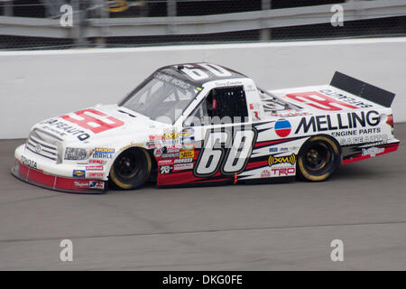 13. Juni 2009 - Brooklyn, Michigan, USA - 13. Juni 2009: Stacy Compton (60) Köpfe für Kurve 1.  NASCAR Michigan 200 fand auf dem Michigan International Speedway in Brooklyn, Michigan (Credit-Bild: © Alan Ashley/Southcreek Global/ZUMApress.com) Stockfoto