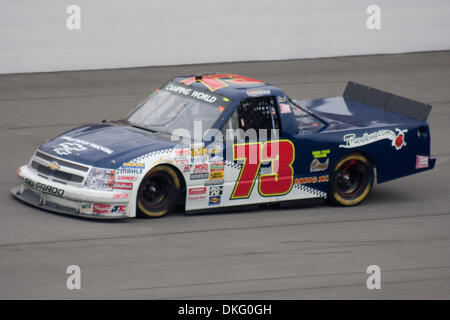 13. Juni 2009 - Brooklyn, Michigan, USA - 13 Juni 2009:J.J. Yeley (73) Köpfe in Kurve 1.  NASCAR Michigan 200 fand auf dem Michigan International Speedway in Brooklyn, Michigan (Credit-Bild: © Alan Ashley/Southcreek Global/ZUMApress.com) Stockfoto