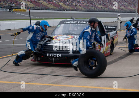 13. Juni 2009 - Brooklyn, Michigan, USA - 13. Juni 2009: Crew Mitglieder von Kyle Busch (51) in Aktion.  NASCAR Michigan 200 fand auf dem Michigan International Speedway in Brooklyn, Michigan (Credit-Bild: © Alan Ashley/Southcreek Global/ZUMApress.com) Stockfoto