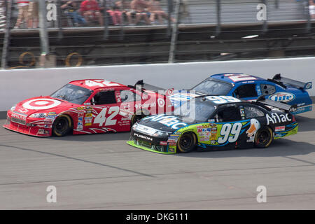 14. Juni 2009 - Brooklyn, Michigan, USA - 14. Juni 2009: Montoya (42), Carl Edwards (99) und Kurt Busch (2) Rennen auf engem Raum. NASCAR Lifelock 400 fand auf dem Michigan International Speedway in Brooklyn, Michigan (Credit-Bild: © Alan Ashley/Southcreek Global/ZUMApress.com) Stockfoto