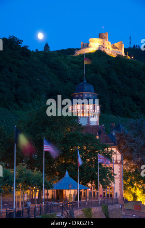 Ruine der Burg Landshut Burg im Abendlicht, Dorf Bernkastel-Kues, Mosel, Rheinland-Pfalz, Deutschland, Europa Stockfoto