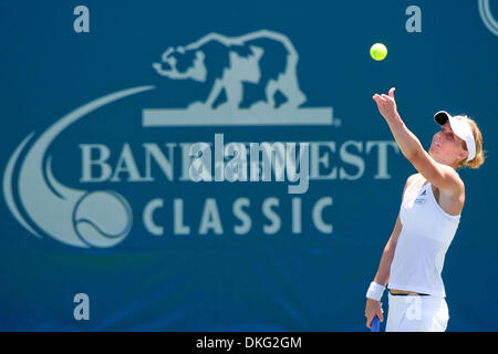 27. Juli 2009 - Stanford, Kalifornien, USA - MEGHANN SHAUGHNESSY (USA) gegen Monica Niculescu (ROU), nicht abgebildet, in der ersten Runde spielen bei der Bank of West Classic, Sony Ericsson WTA tour, Damen-Tennis-Turnier in der Taube Familie Tennisstadion in Stanford, Kalifornien (Credit-Bild: © Konstandinos Goumenidis/Southcreek Global/ZUMA Press) Stockfoto