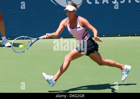 27. Juli 2009 - Stanford, Kalifornien, USA - SORANA CIRSTEA (ROU) gegen Agnieszka Radwanska (POL), nicht abgebildet, in der ersten Runde spielen bei der Bank of West Classic, Sony Ericsson WTA tour, Damen-Tennis-Turnier in der Taube Familie Tennisstadion in Stanford, Kalifornien (Credit-Bild: © Konstandinos Goumenidis/Southcreek Global/ZUMA Press) Stockfoto