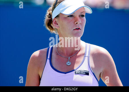 27. Juli 2009 - Stanford, Kalifornien, USA - SORANA CIRSTEA (ROU) gegen Agnieszka Radwanska (POL), nicht abgebildet, in der ersten Runde spielen bei der Bank of West Classic, Sony Ericsson WTA tour, Damen-Tennis-Turnier in der Taube Familie Tennisstadion in Stanford, Kalifornien (Credit-Bild: © Konstandinos Goumenidis/Southcreek Global/ZUMA Press) Stockfoto