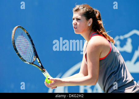 27. Juli 2009 - Stanford, Kalifornien, USA - AGNIESZKA RADWANSKA (POL) gegen Sorana Cirstea (ROU), nicht abgebildet, in der ersten Runde spielen bei der Bank of West Classic, Sony Ericsson WTA tour, Damen-Tennis-Turnier in der Taube Familie Tennisstadion in Stanford, Kalifornien (Credit-Bild: © Konstandinos Goumenidis/Southcreek Global/ZUMA Press) Stockfoto