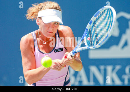 27. Juli 2009 - Stanford, Kalifornien, USA - SORANA CIRSTEA (ROU) gegen Agnieszka Radwanska (POL), nicht abgebildet, in der ersten Runde spielen bei der Bank of West Classic, Sony Ericsson WTA tour, Damen-Tennis-Turnier in der Taube Familie Tennisstadion in Stanford, Kalifornien (Credit-Bild: © Konstandinos Goumenidis/Southcreek Global/ZUMA Press) Stockfoto