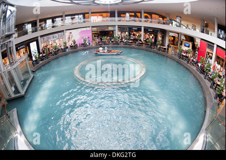 Gondel. Die Shoppes at Marina Bay Sands. Stockfoto