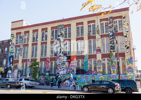 Fünf Pointz war ein Magnet für bekannte Graffiti-Künstler, Long Island City, Queens, New York City. November 2013 abgerissen. Stockfoto