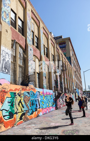 Fünf Pointz war ein Magnet für bekannte Graffiti-Künstler, Long Island City, Queens, New York City. November 2013 abgerissen. Stockfoto