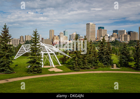 Die Skyline der Stadt von oben das Muttart Conservatory in Edmonton, Alberta, Kanada. Stockfoto