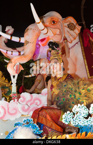 Schweben Sie auf Loi Krathong Festival, Chiang Mai, Nord-Thailand, Thailand, Südostasien, Asien Stockfoto