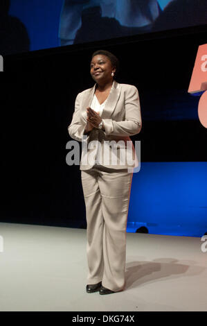 Bologna, Italien. 4. Dezember 2013. Die Minister CÃƒ © Cile Kyenge bei Unipol Arena Casalecchio, während seines Treffens mit Matteo Renzi.Photo: Michele Lapini/NurPhoto Credit: Michele Lapini/NurPhoto/ZUMAPRESS.com/Alamy Live News Stockfoto