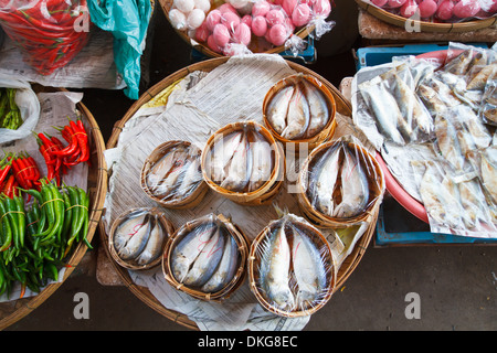 Fisch und Chili auf einem Markt, Vientiane, Laos, Asien Stockfoto