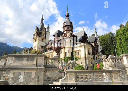 Schöne, magische Schloss Peles oder Palast in Sinaia, in der Nähe von Brasov, Rumänien, in Osteuropa Stockfoto