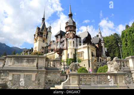 Schöne, magische Schloss Peles oder Palast in Sinaia, in der Nähe von Brasov, Rumänien, in Osteuropa Stockfoto