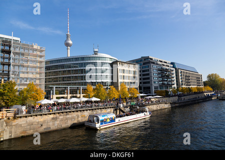 Ausflugsschiff auf der Spree, Berlin, Deutschland, Europa Stockfoto