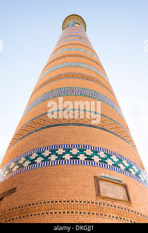 Islam Glaubensgemeinschaft Minarett, Ichan Kala, Chiwa, Usbekistan Stockfoto