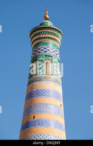 Islam Glaubensgemeinschaft Minarett, Ichan Kala, Chiwa, Usbekistan Stockfoto