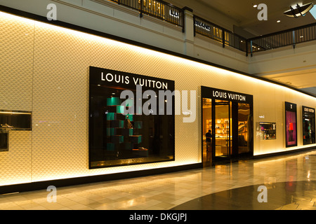 Louis Vuitton LV der Westfield Valley Fair Mall, Santa Clara, Kalifornien, USA Stockfoto
