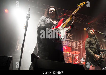 Inverness, Schottland. 5. Dezember 2013.  Black StarRider durchführen, bei der Ironworks(Inverness, United Kingdom) Credit: Thomas Bisset/Alamy Live News Stockfoto