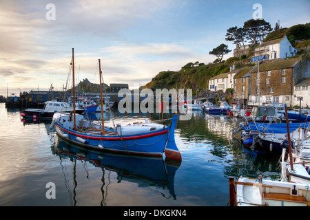 Das alte Rettungsboot in Polperro, Cornwall, England. Stockfoto