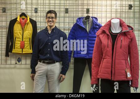 Los Angeles, Kalifornien, USA. 12. November 2013. Eric Tung, Präsident der Fera International Corp. © Ringo Chiu/ZUMAPRESS.com/Alamy Live-Nachrichten Stockfoto