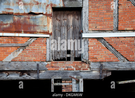 Verfallene Warwickshire Scheune Fassade, England. Stockfoto