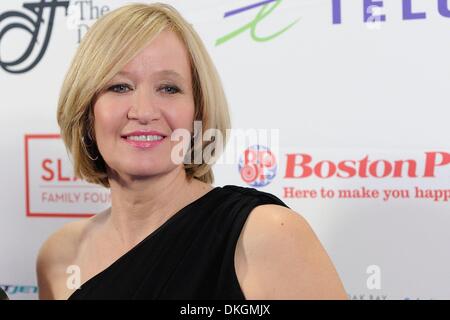 Toronto, Kanada. 5. Dezember 2013. Laureen Harper, David Foster Stiftung Wunder Konzert im Allstream Zentrum angekommen. Bildnachweis: EXImages/Alamy Live-Nachrichten Stockfoto