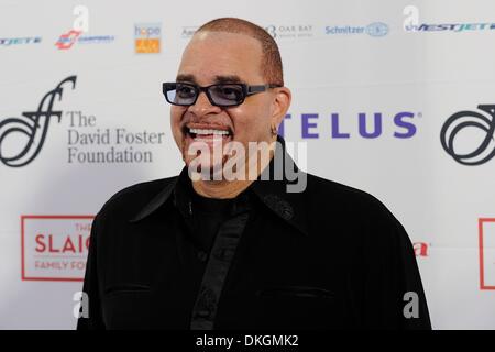 Toronto, Kanada. 5. Dezember 2013. Sinbad der David Foster Stiftung Wunder Konzert im Allstream Centre angekommen. Bildnachweis: EXImages/Alamy Live-Nachrichten Stockfoto