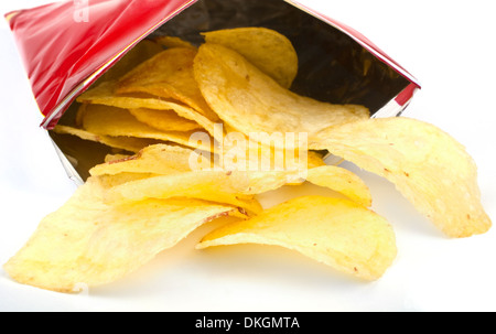 Chips/Chips aus das Paket fallen. Stockfoto