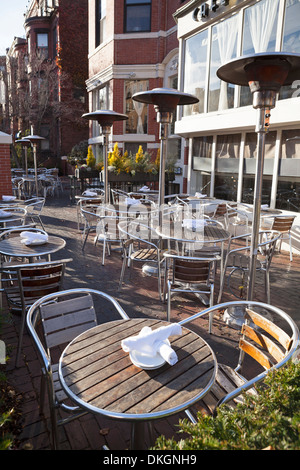 Newbury Street ist eine lebendige Gegend Back Bay in Boston. Stockfoto