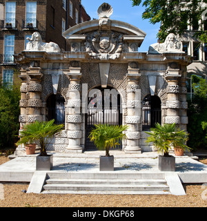 Die berühmte York Watergate in Londons Embankment Gardens. Stockfoto