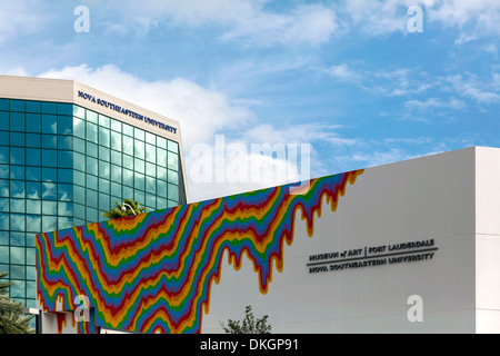 Museum für Kunst und Nova Southeastern University Gebäude in der Innenstadt von Fort Lauderdale, Florida, USA. Stockfoto