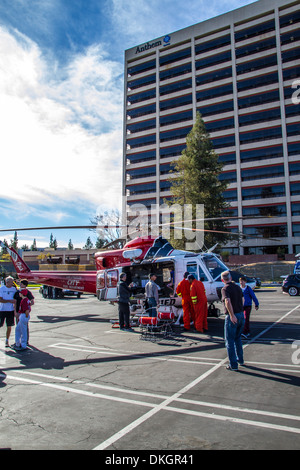 Los Angeles City Feuerwehr Hubschrauber bei der 2013 Motor4toys Veranstaltung in Woodland Hills, Kalifornien Stockfoto