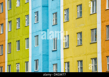 Farbige Apartmenthäuser, sibirische Stadt Anadyr, Provinz Tschukotka, russischen Fernen Osten, Eurasien Stockfoto