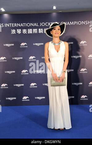 Hong Kong, China. 5. Dezember 2013. Schauspielerin Charmaine Sheh besucht Pressekonferenz von Longines International Jockey Championship in Hong Kong, China auf Donnerstag, 5. Dezember 2013. © TopPhoto/Alamy Live-Nachrichten Stockfoto