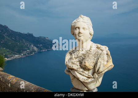 Statue auf der Infinity Terrasse, Villa Cimbrone, Ravello, Amalfi-Küste, UNESCO Website, Kampanien, Italien, mediterran Stockfoto