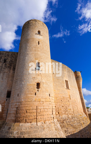 Das Schloss Bellver aus dem 14. Jahrhundert, Palma De Mallorca, Mallorca, Balearen, Spanien, Europa Stockfoto