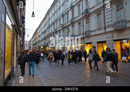 Via Garibaldi Fußgängerzone Einkaufs Straße Quadrilatero Romano Bezirk Turin, Italien Europa Stockfoto