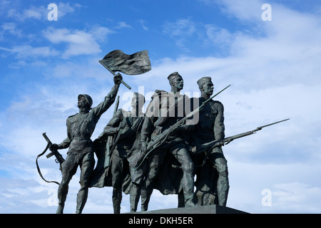 Skulptur von Soldaten, Denkmal der heldenhaften Verteidiger Leningrads, Siegesplatz, Ploshchad Pobedy, St. Petersburg, Russland Stockfoto