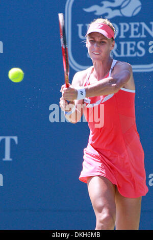 27. Juli 2009 - Stanford, Kalifornien, USA - 27. Juli 2009: Elena Dementieva (RUS) gegen Anne Keothavong (GBR), nicht in der ersten Runde spielen bei der Bank of West Classic, Sony Ericsson WTA Tour, Damen-Tennis-Turnier in der Taube Familie Tennisstadion in Stanford Kalifornien abgebildet (Credit-Bild: © Konsta Goumenidis/Southcreek Global/ZUMApress.com) Stockfoto