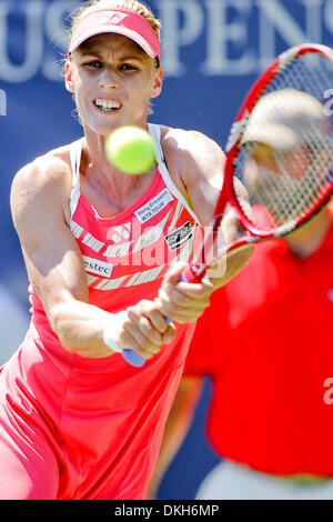 27. Juli 2009 - Stanford, Kalifornien, USA - 27. Juli 2009: Elena Dementieva (RUS) gegen Anne Keothavong (GBR), nicht in der ersten Runde spielen bei der Bank of West Classic, Sony Ericsson WTA Tour, Damen-Tennis-Turnier in der Taube Familie Tennisstadion in Stanford Kalifornien abgebildet (Credit-Bild: © Konsta Goumenidis/Southcreek Global/ZUMApress.com) Stockfoto